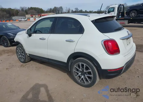 2016 Fiat 500X Trekking Plus z USA, uszkodzony, nr VIN ZFBCFYET4GP378064